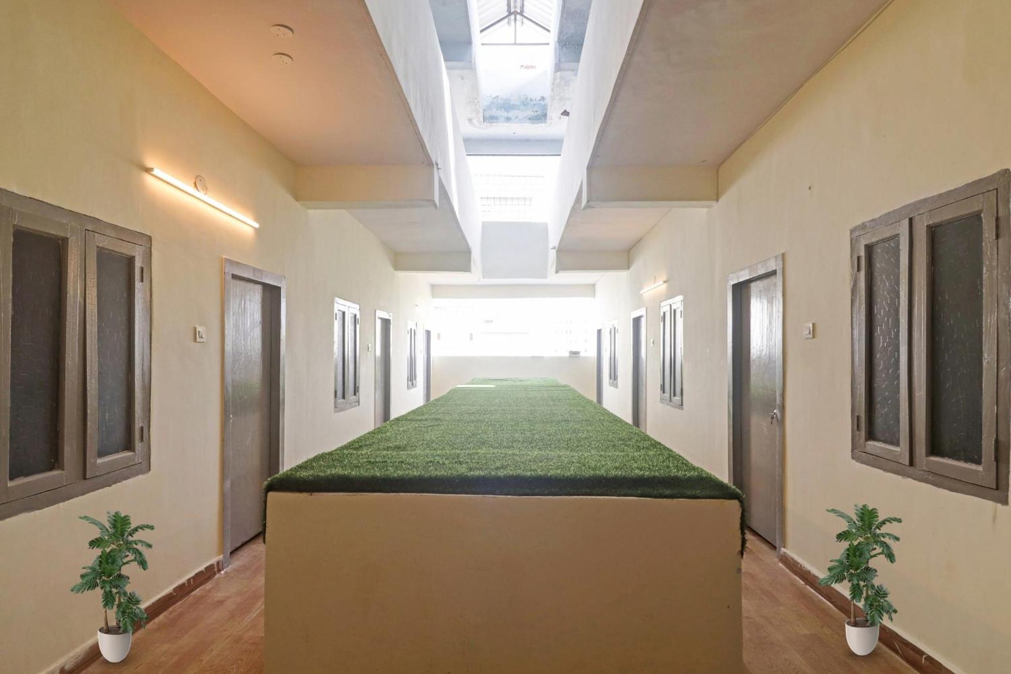 Hotel O Lavish Stay Hyderabad Bagian luar foto